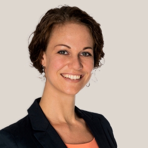 MMag. Manuela König, Assistentin
Dipl. Dolmetscherin, Dipl. Übersetzerin,
Öffentlich bestellte und beeidigte Übersetzerin (it., fr.), München